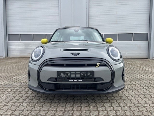 MINI Cooper SE Essential 3d