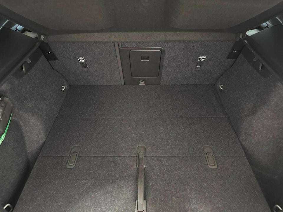 Volvo XC40 ReCharge Extended Range Plus 5d