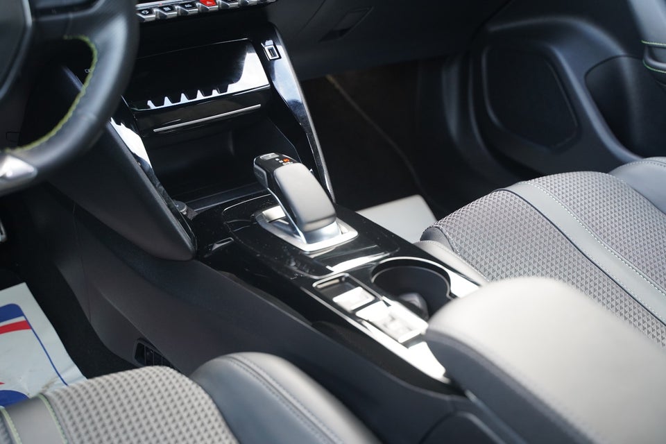 Peugeot e-2008 50 GT 5d