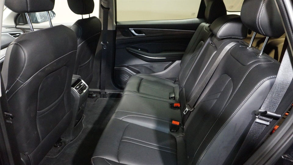 Navor E5 1,5 PHEV Rock 5d