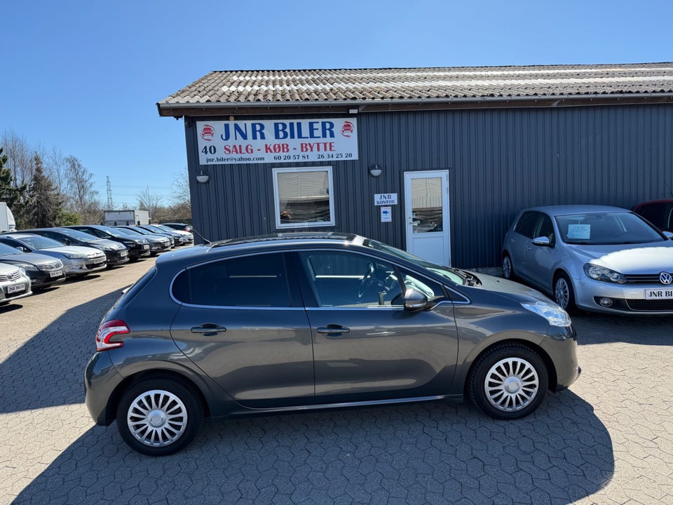 Peugeot 208 1,2 VTi 82 Allure 5d