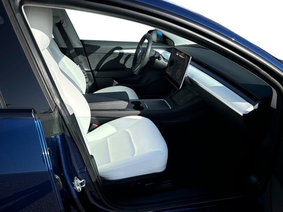 Tesla Model 3 Long Range AWD 4d