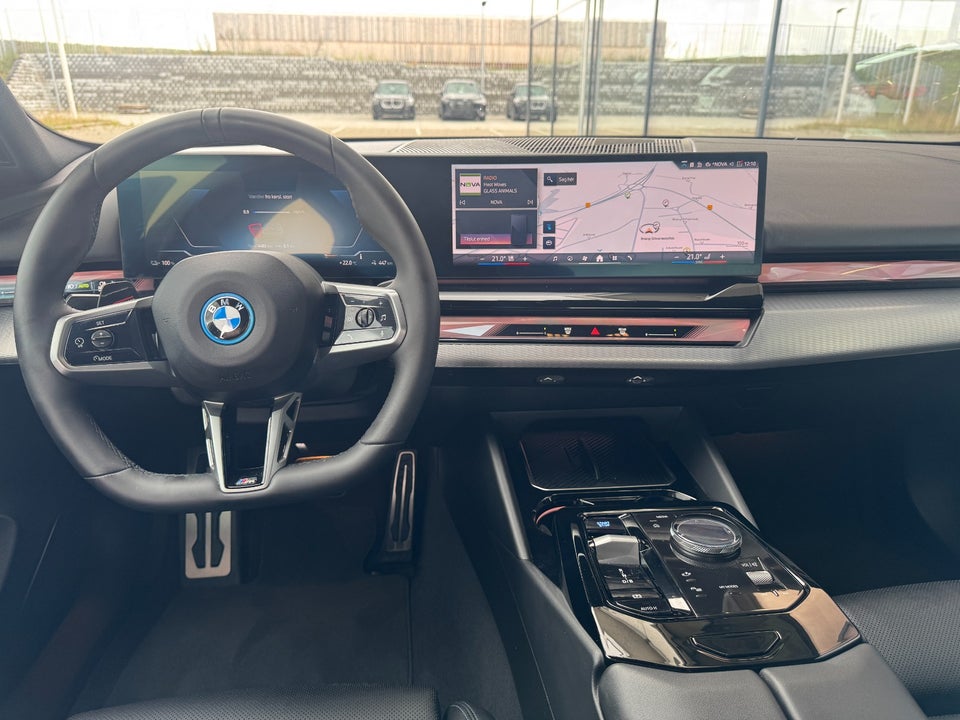 BMW i5 eDrive40 M-Sport 4d