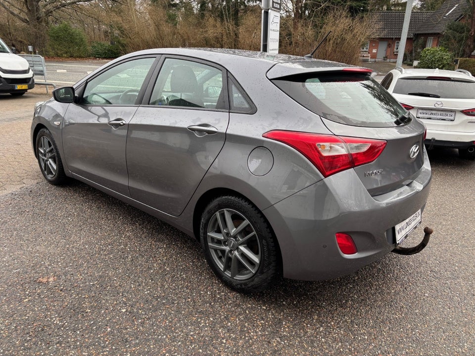 Hyundai i30 1,6 GDi Life+ 5d