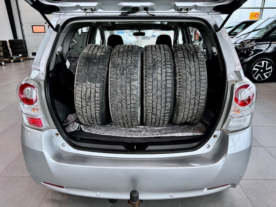 Toyota Verso 1,8 TX Skyview 7prs 5d