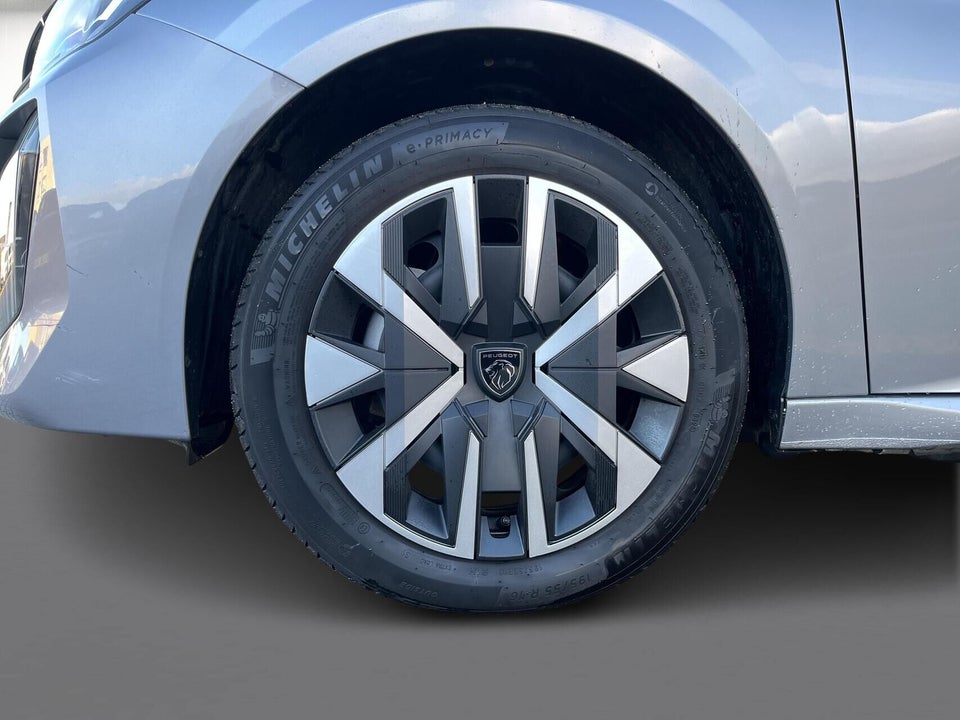 Peugeot e-208 50 Style 5d
