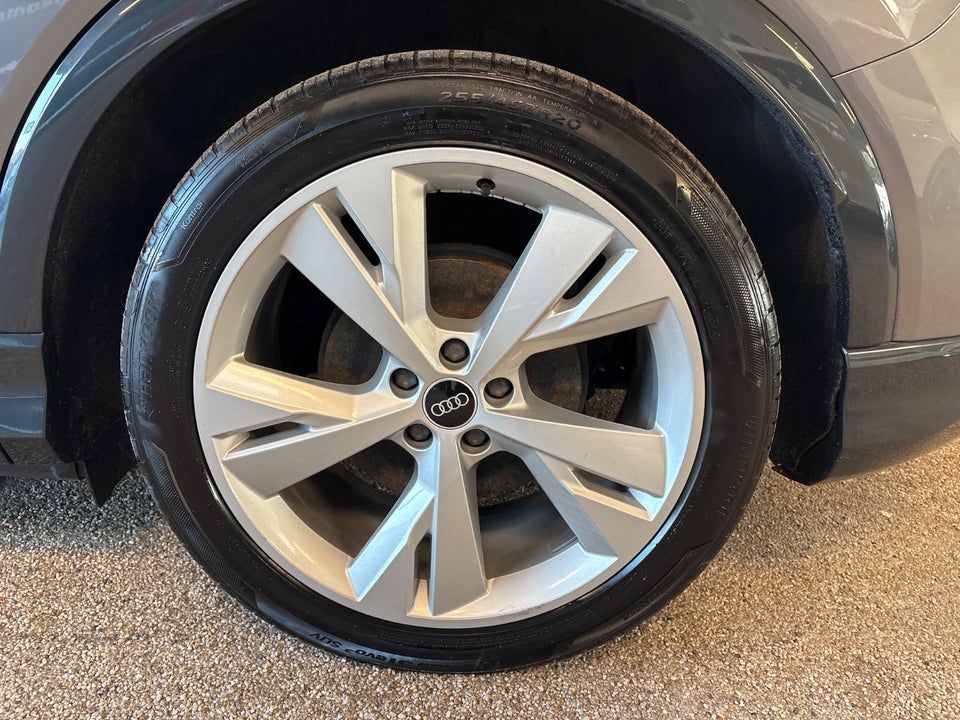 Audi Q4 e-tron 40 S-line 5d