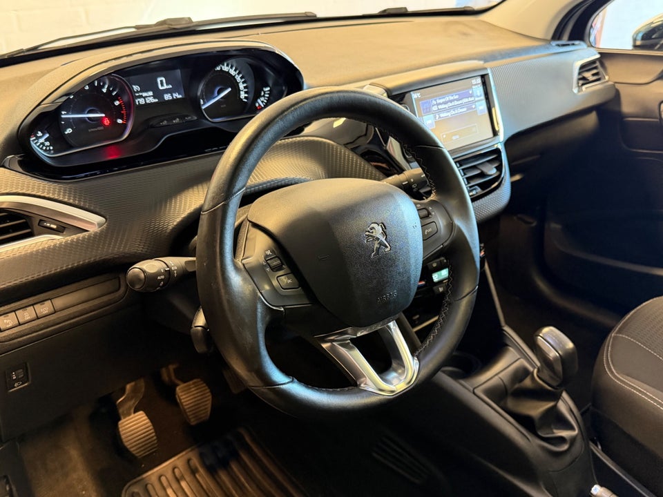 Peugeot 208 1,6 BlueHDi 100 Desire Sky 5d