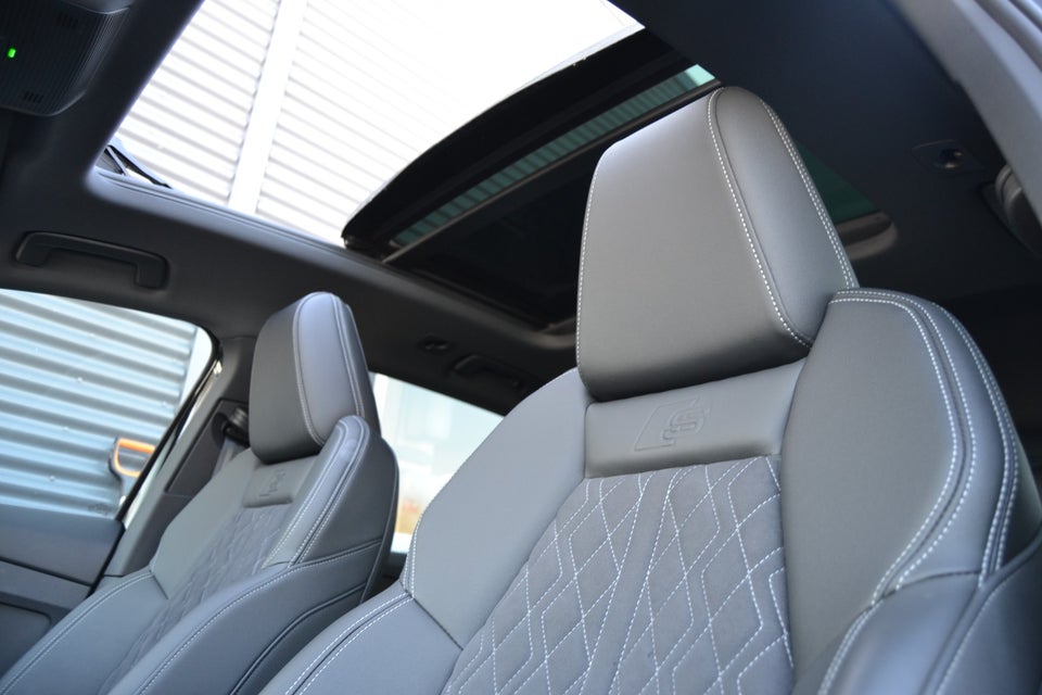 Audi Q4 e-tron 50 S-line quattro 5d