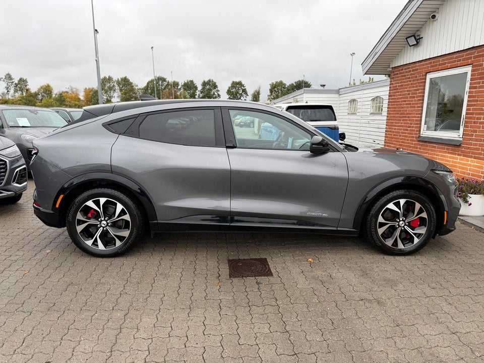 Ford Mustang Mach-E 70 Premium Standard Range AWD 5d