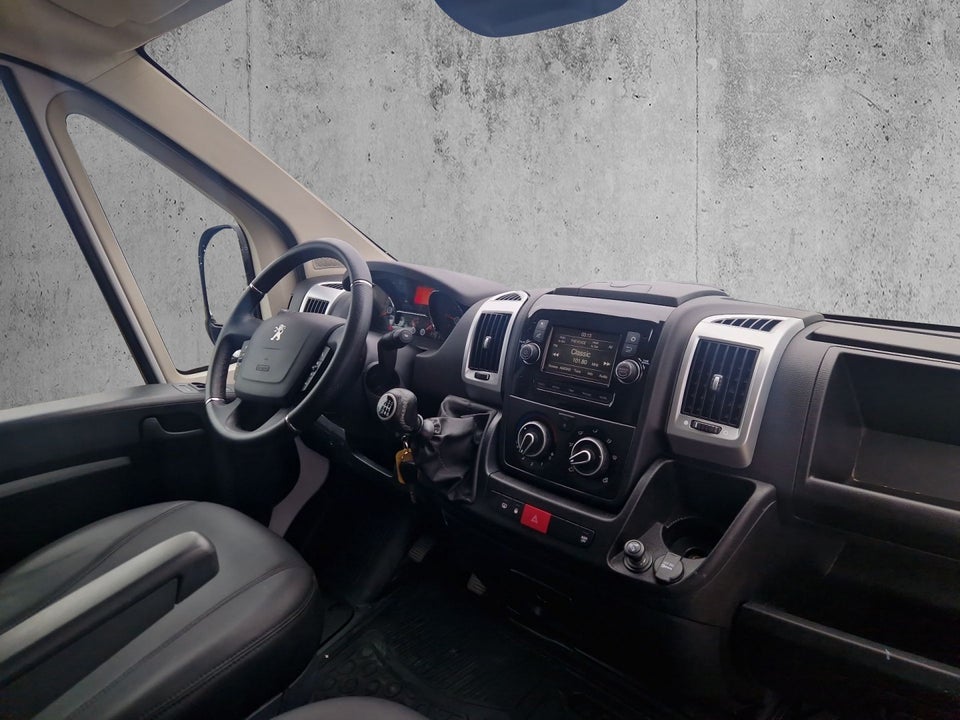 Peugeot Boxer 333 2,2 BlueHDi 140 L3H2 Premium