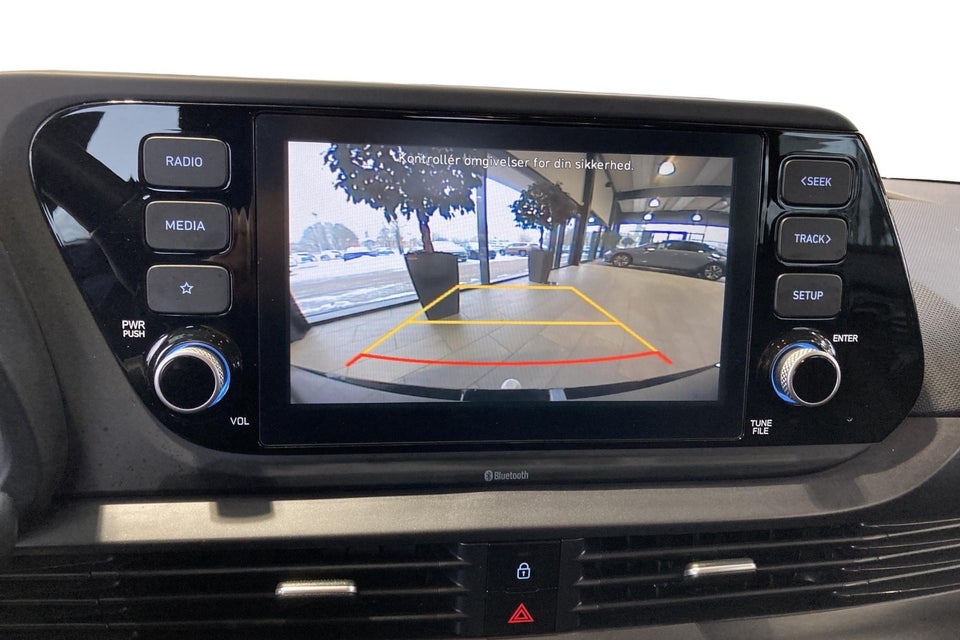 Hyundai i20 1,0 T-GDi Essential DCT 5d