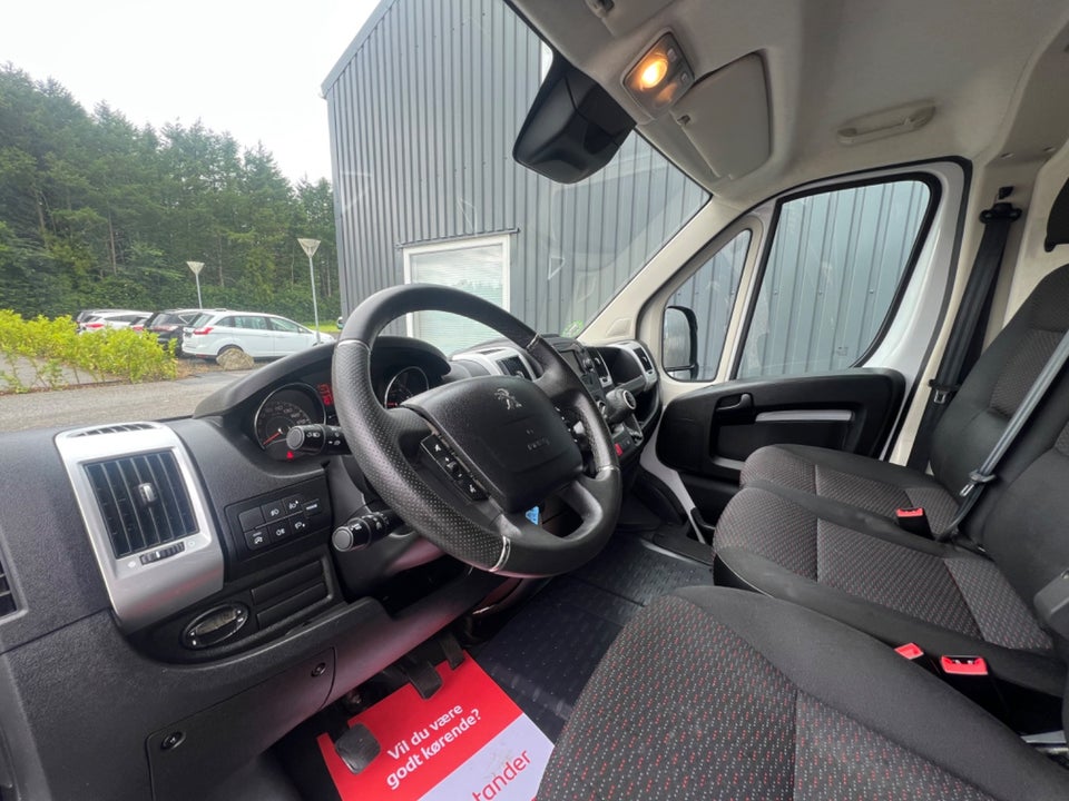 Peugeot Boxer 333 2,2 BlueHDi 165 L2H1 Premium