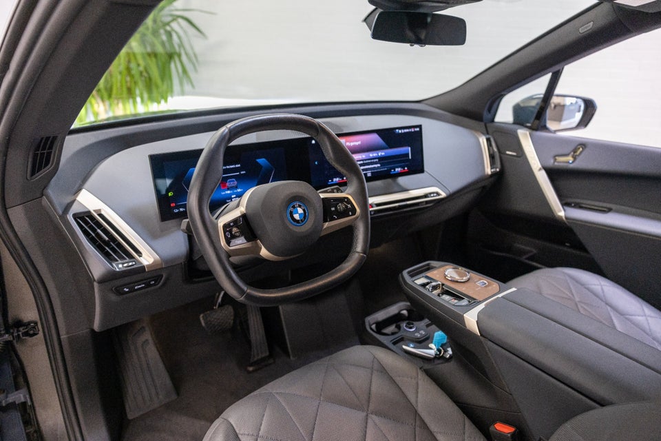 BMW iX xDrive40 Fully Charged 5d