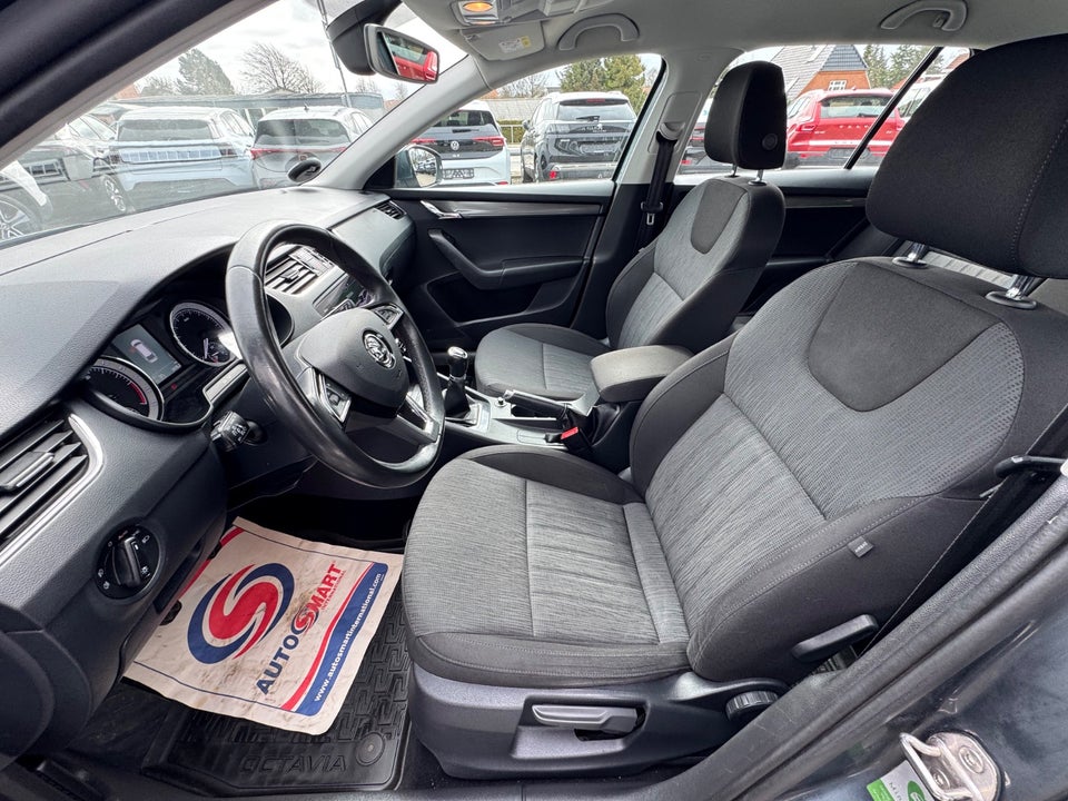 Skoda Octavia 1,6 TDi 115 Style Combi 5d