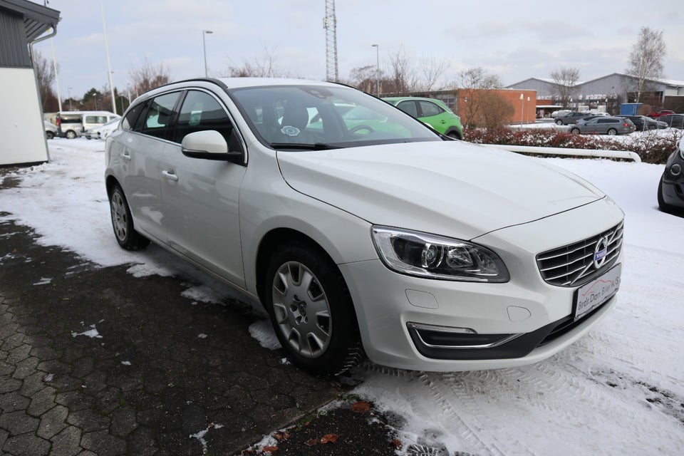 Volvo V60 2,0 D3 136 Momentum aut. 5d