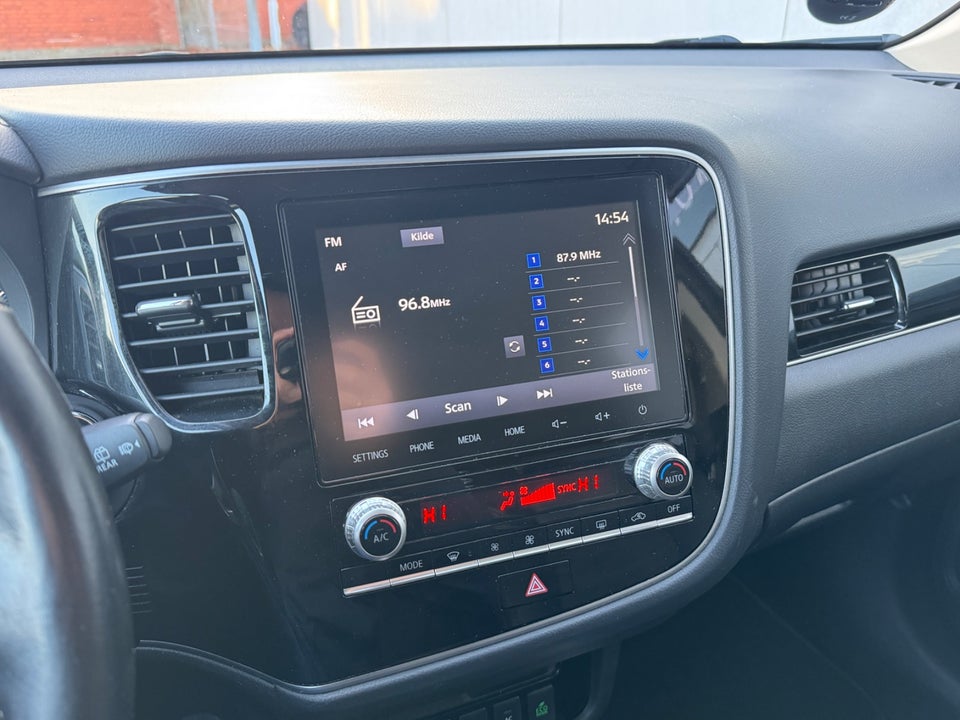 Mitsubishi Outlander 2,4 PHEV Intense CVT 4WD 5d