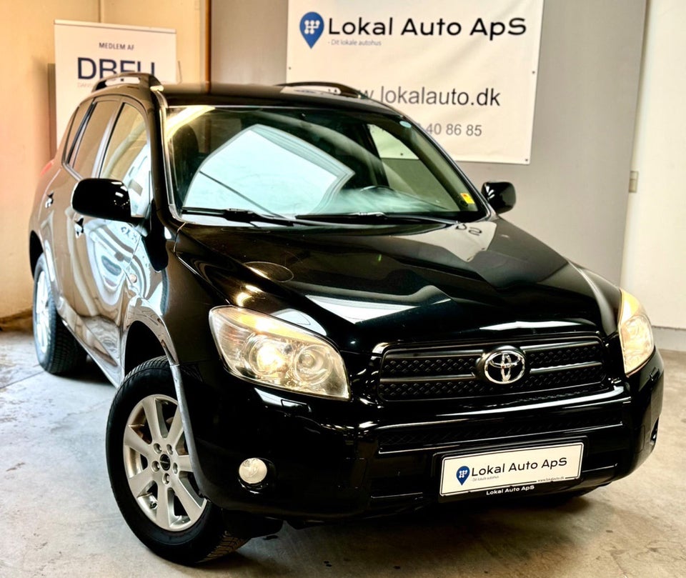 Toyota RAV4 2,0 VVT-i aut. 4x4 Van 5d