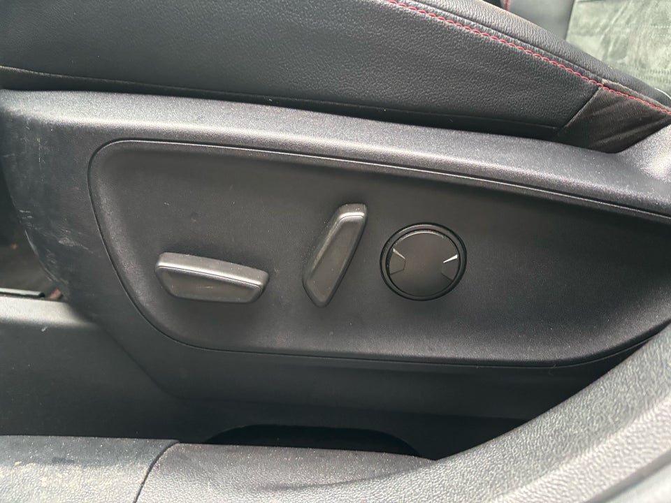 Ford Kuga 2,5 PHEV ST-Line X CVT 5d