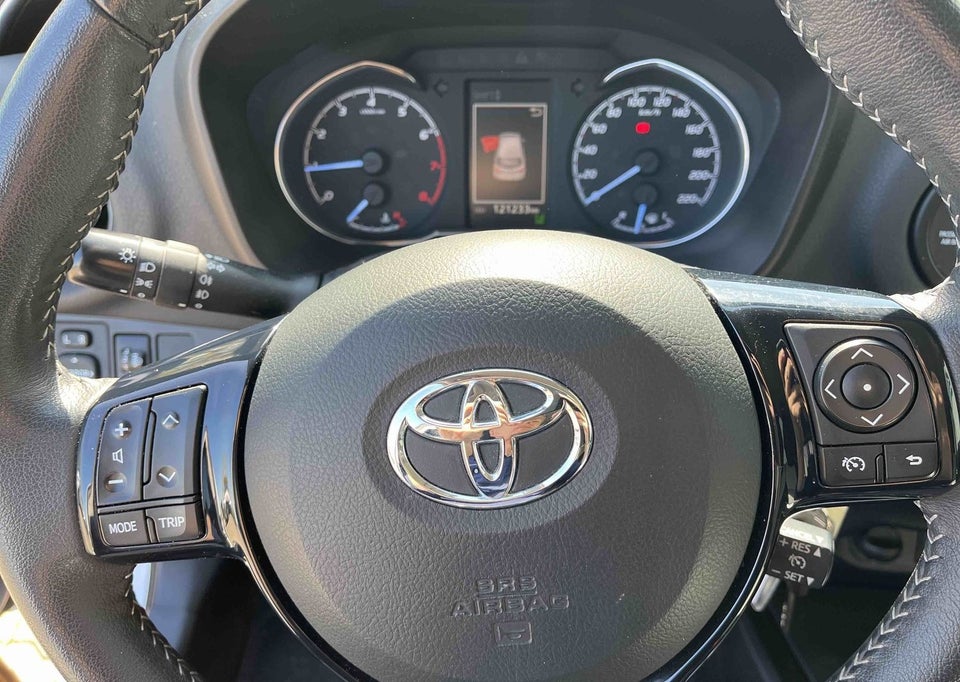 Toyota Yaris 1,0 VVT-i T3 Premium 5d