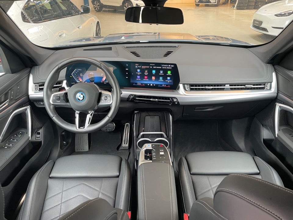 BMW iX1 xDrive30 Fully Charged M-Sport 5d