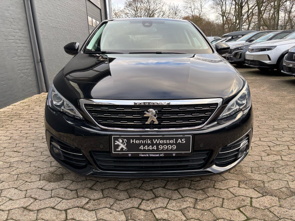 Peugeot 308 1,6 BlueHDi 120 Allure+ Sky 5d