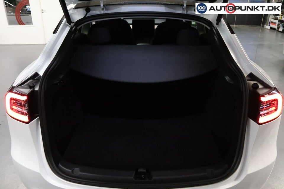 Tesla Model Y Long Range AWD 5d