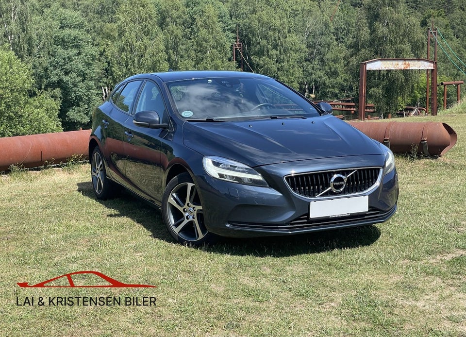 Volvo V40 2,0 D2 120 Momentum 5d