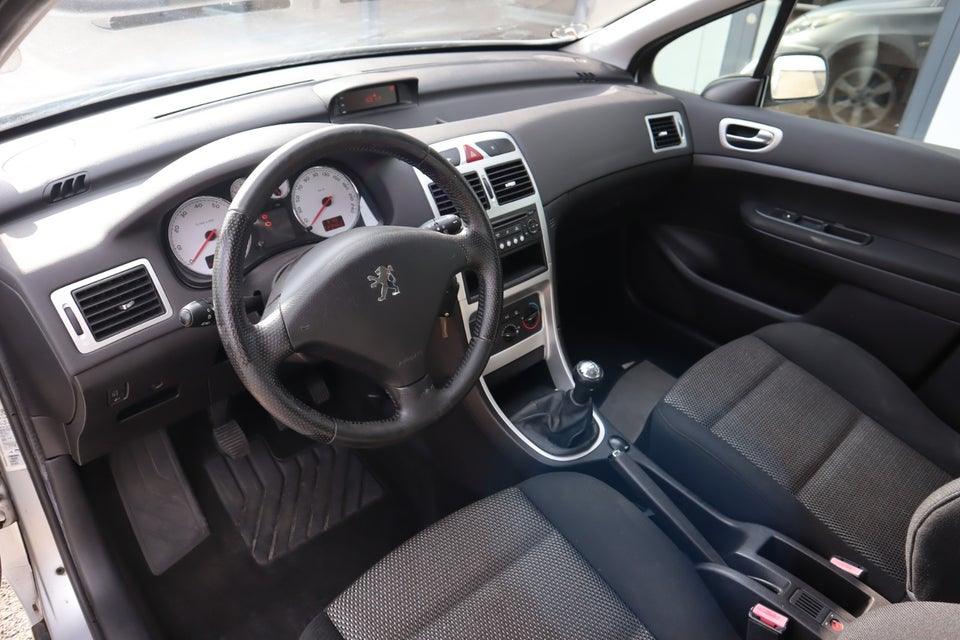 Peugeot 307 1,6 Edition stc. 5d