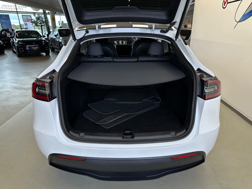 Tesla Model Y Long Range AWD 5d