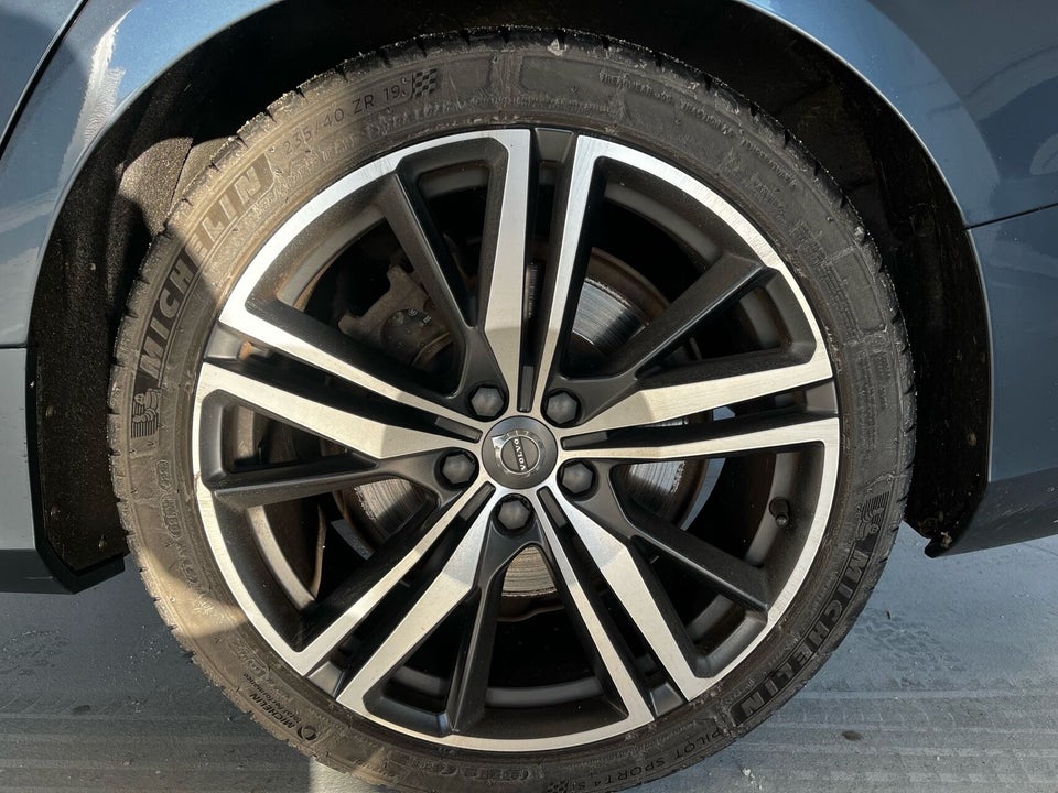 Volvo V60 2,0 T6 ReCharge R-Design aut. AWD 5d