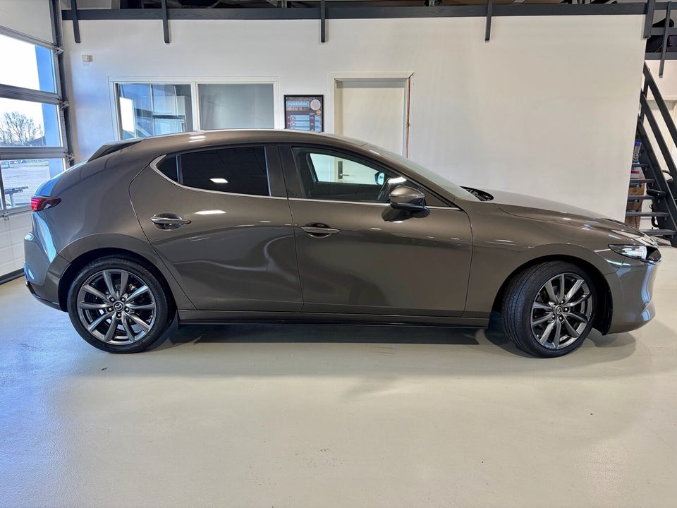 Mazda 3 2,0 SkyActiv-G 122 Sky 5d
