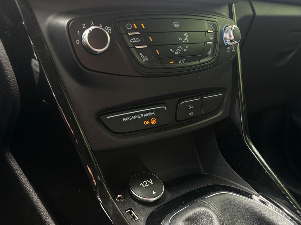 Ford B-MAX 1,0 SCTi 100 Titanium 5d