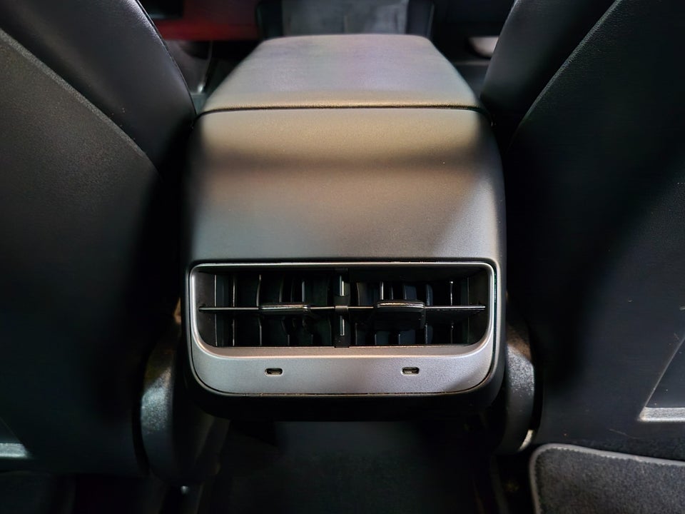 Tesla Model 3 Long Range AWD 4d