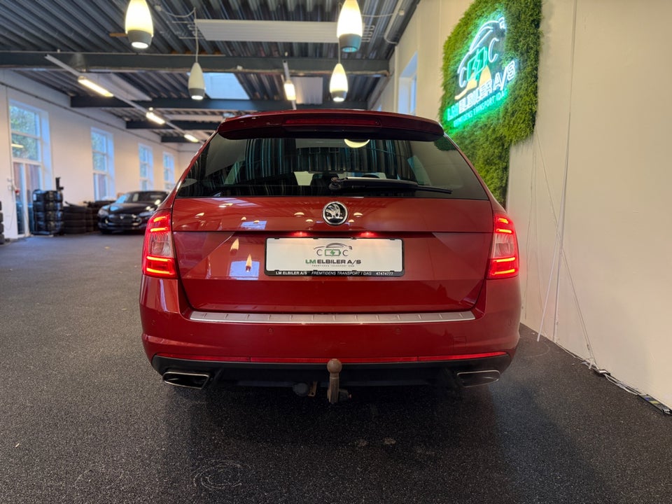 Skoda Octavia 2,0 TSi 220 RS DSG 5d