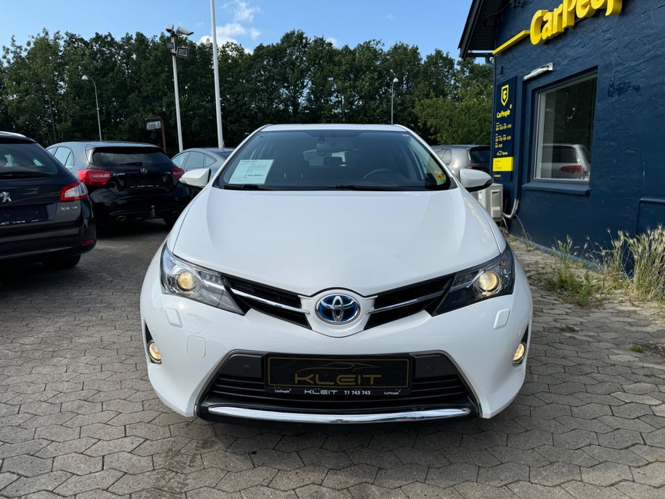 Toyota Auris 1,8 Hybrid H3 CVT 5d