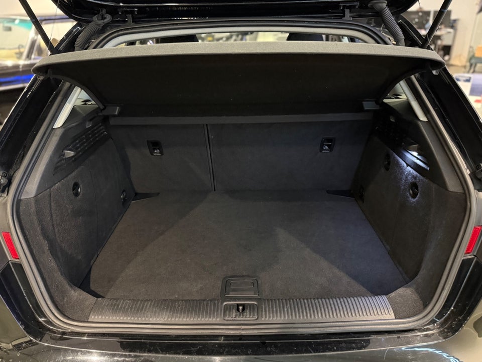 Audi A3 1,6 TDi 110 Ultra Attraction 4d