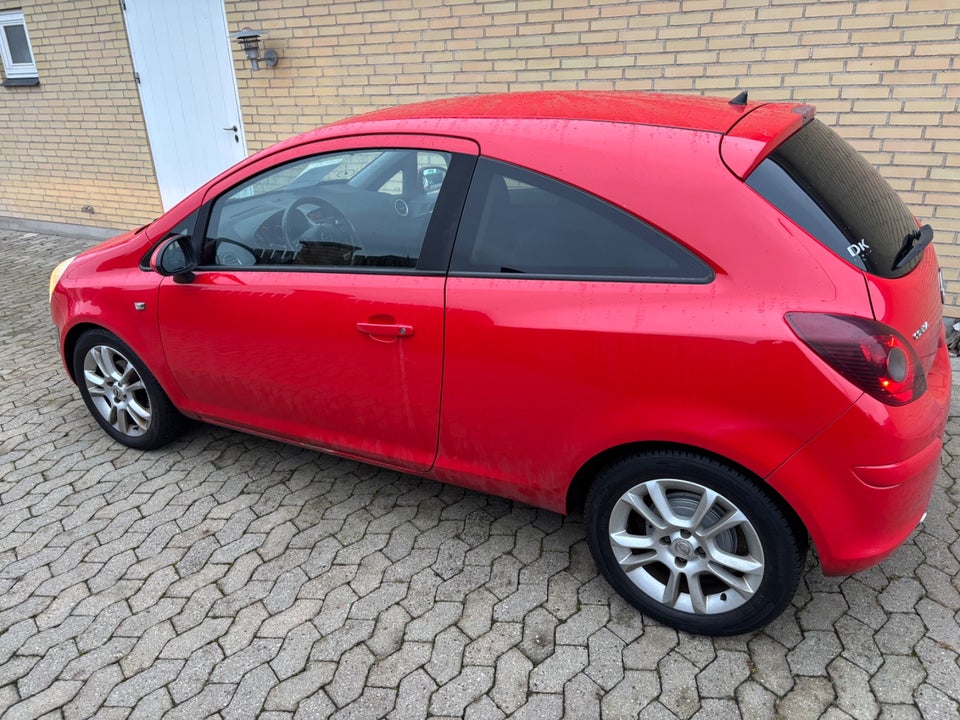Opel Corsa 1,4 16V Cosmo 3d