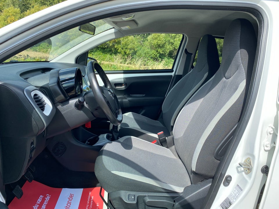 Toyota Aygo 1,0 VVT-i x-press 5d