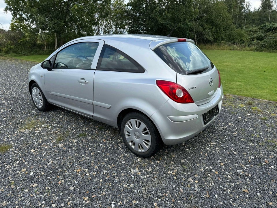 Opel Corsa 1,2 16V Enjoy 3d