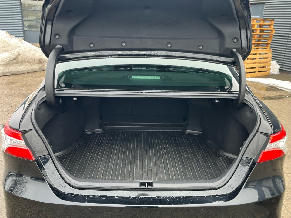 Toyota Camry 2,5 Hybrid H3 Executive CVT 4d