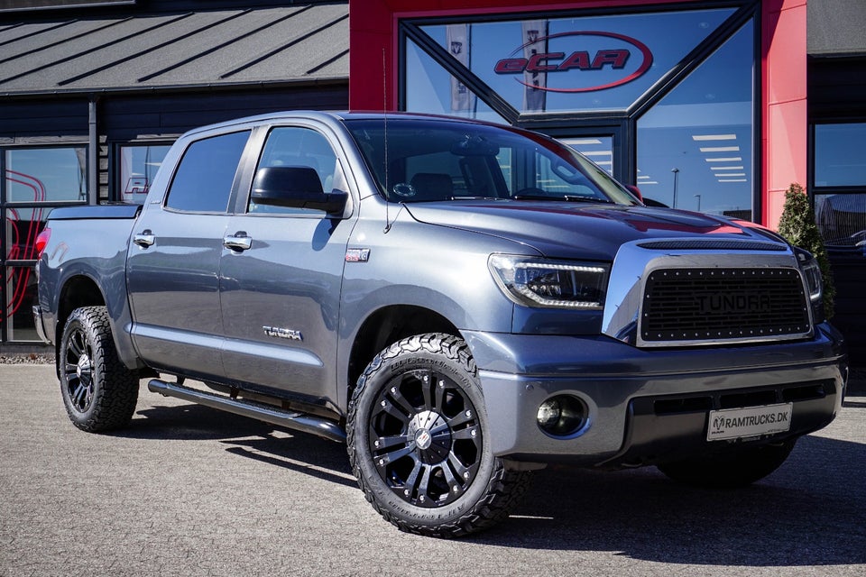 Toyota Tundra 5,7 V8 i-Force CrewMax TRD 4d