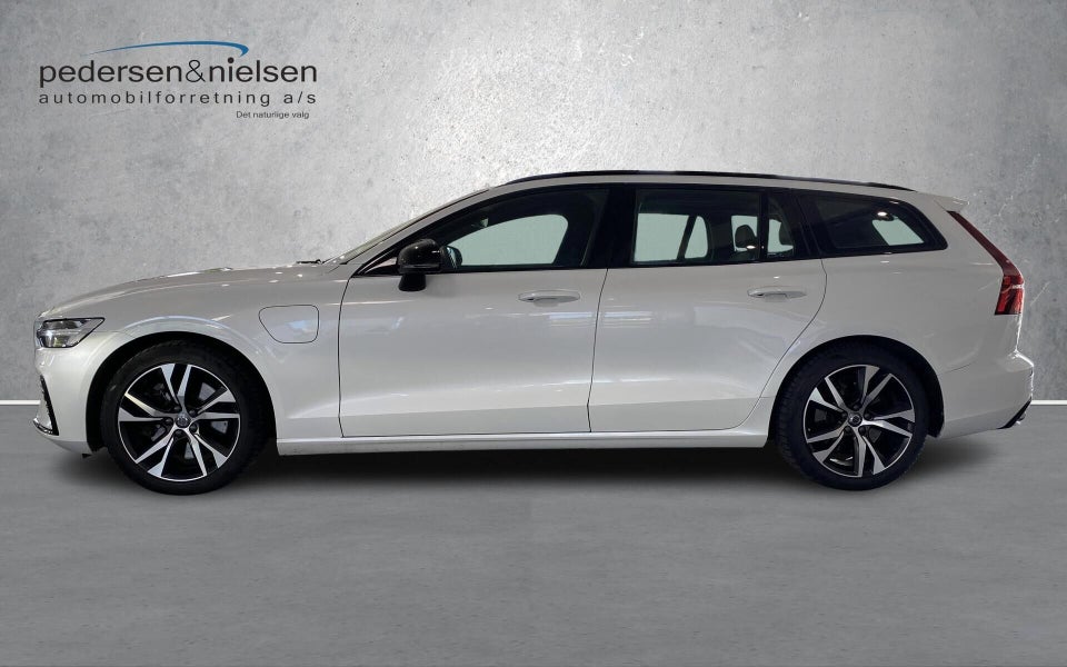 Volvo V60 2,0 T8 ReCharge R-Design aut. AWD 5d