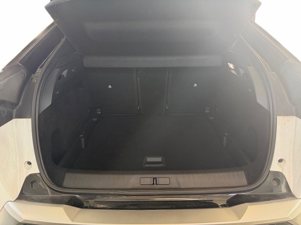 Peugeot e-3008 77 GT Pack 5d