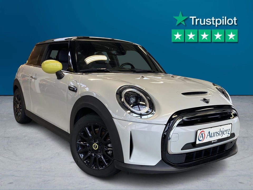 MINI Cooper SE Camden 3d