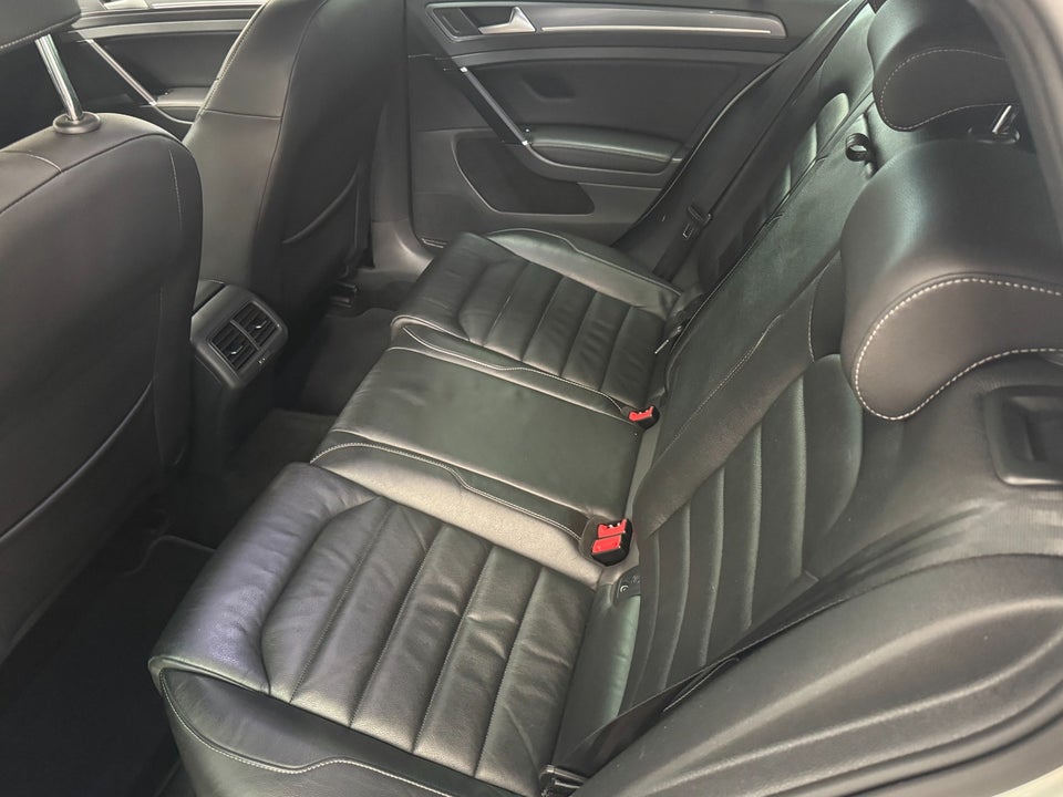 VW Golf VII 1,4 TSi 122 R-line DSG BMT 5d