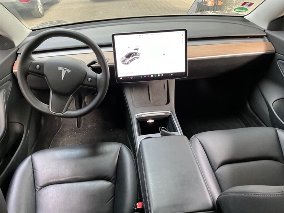 Tesla Model 3 Long Range AWD 4d