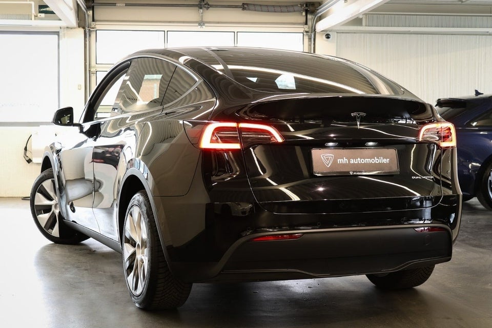 Tesla Model Y Long Range AWD 5d