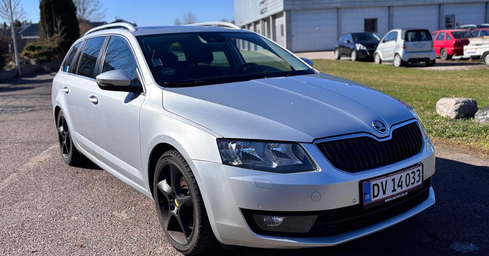 Skoda Octavia 1,8 TSi 180 Elegance Combi DSG 5d