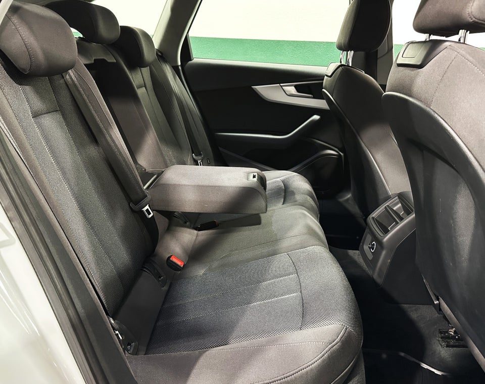 Audi A4 2,0 TDi 150 Avant S-tr. 5d